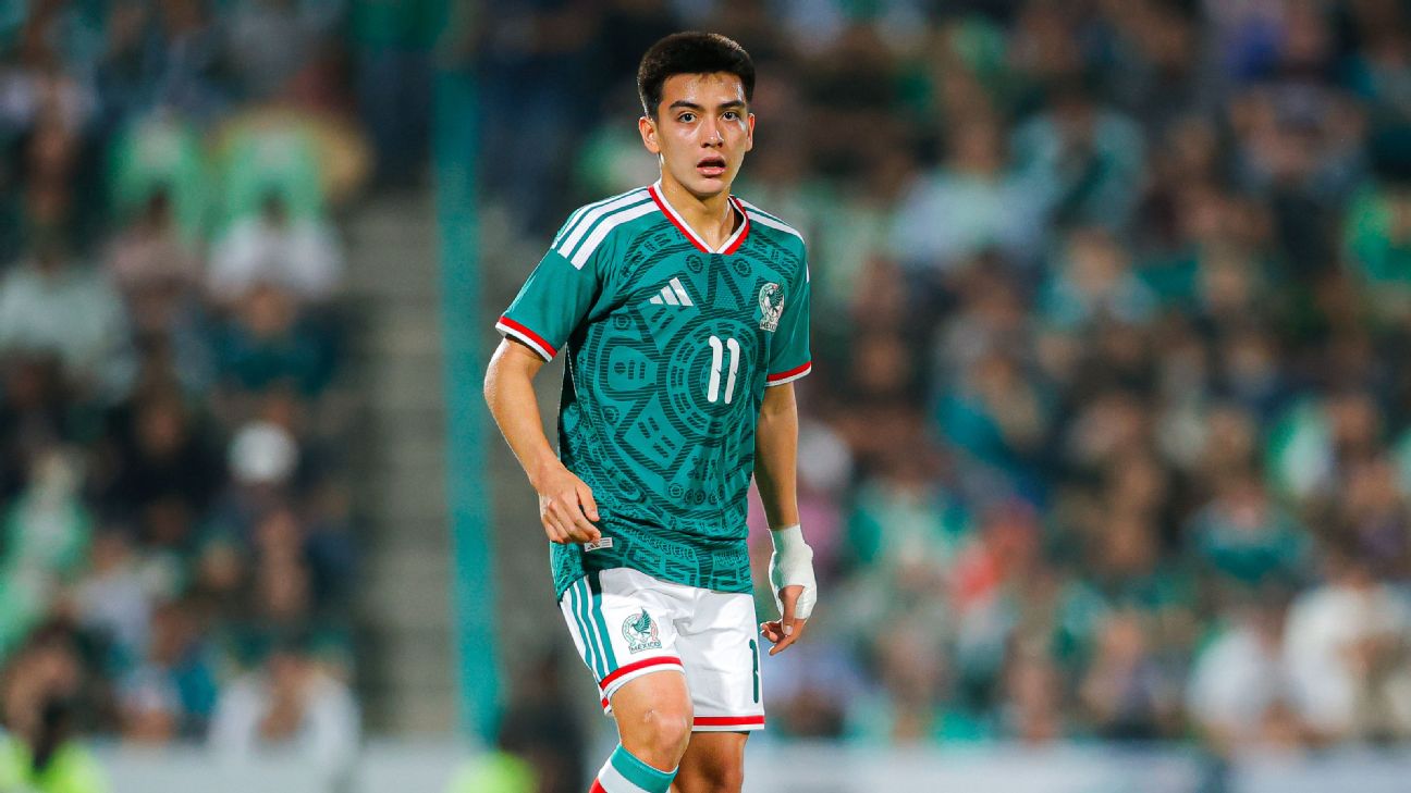 墨西哥新星莫拉备战世界杯 17岁已显不同寻常
